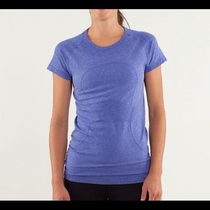 LULULEMON TEE